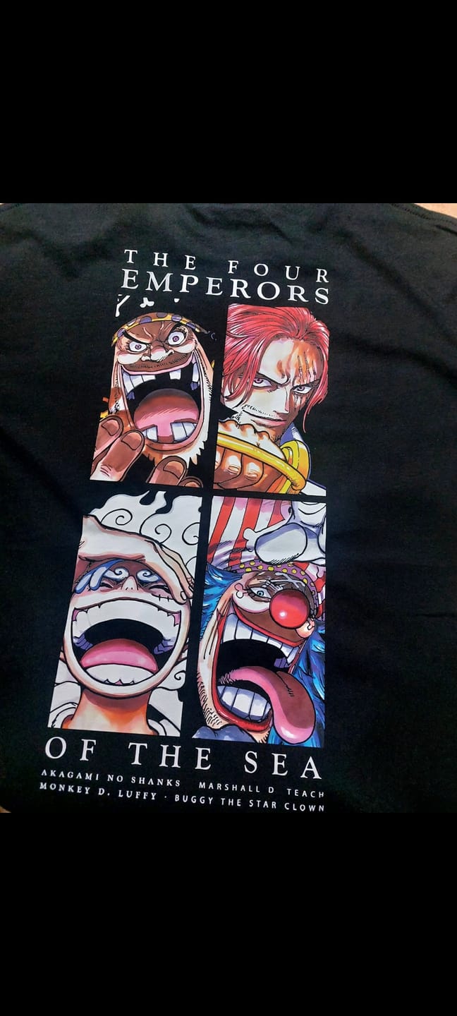 Customer photo review of Camisa Four Emperors - One Piece
