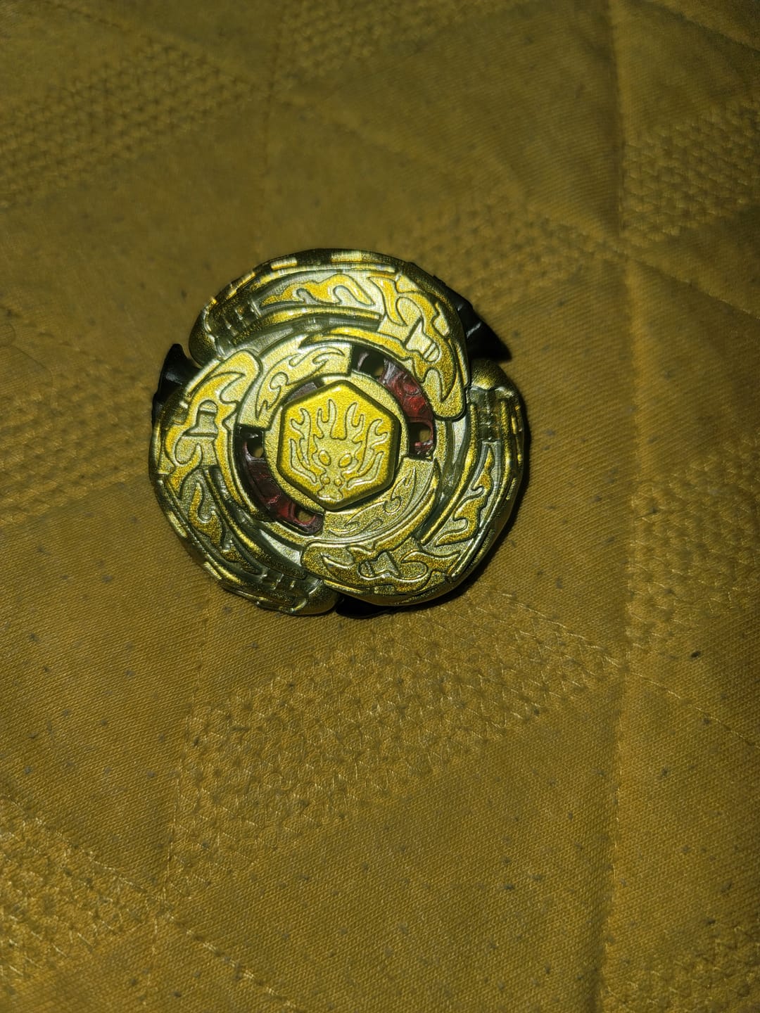 Customer photo review of L-Drago Destructor / Destroy DF105 GOLD Armored Version Beyblade Booster