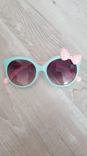 Customer photo review of Cute Cartoon Bowknot Sunglasses