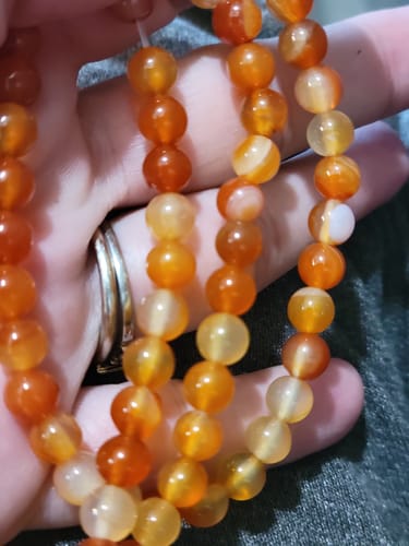 Customer photo review of 15" 6mm/8mm/10mm/12mm Carnelian round beads, Red color agate