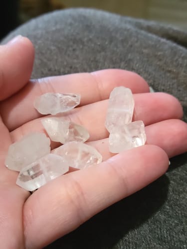 Customer photo review of 15.5" 7~9mm x 14~20mm Natural rock quartz nugget pendant beads