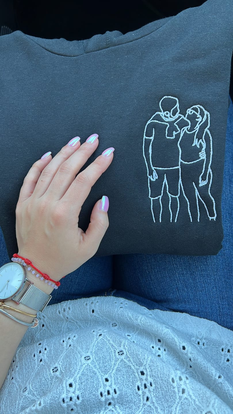 Customer photo review of Camisola Line Art Personalizável