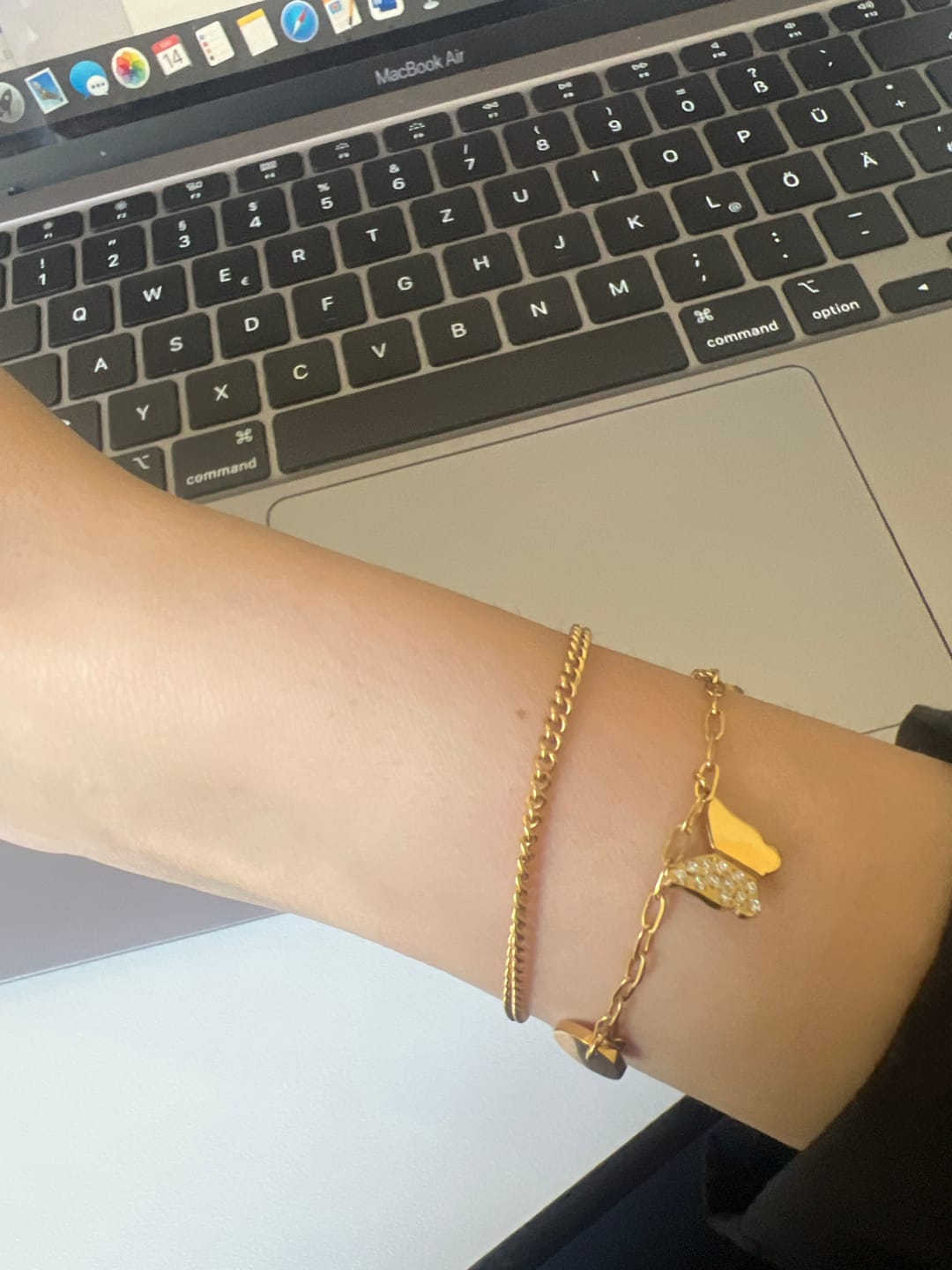 Customer photo review of Crystal Butterfly Armband | 18K vergoldet