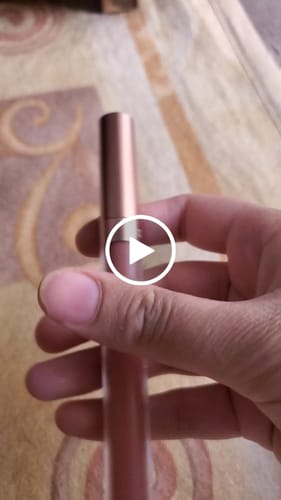 Customer video review of O.TWO.O HONEY WHISPER VELVET MATTE LIP GLAZE