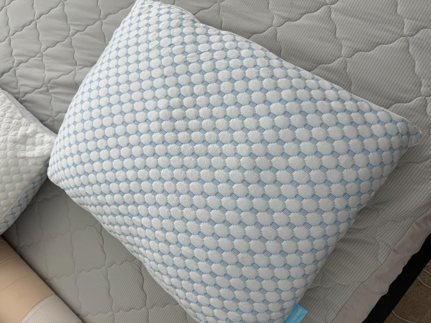 Customer photo review of LuxPillow - Perfekt søvn hver eneste dag