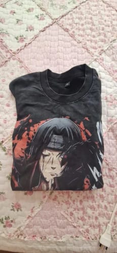 Customer photo review of Itachi Uchiha "Crow Master" Vintage T-shirt