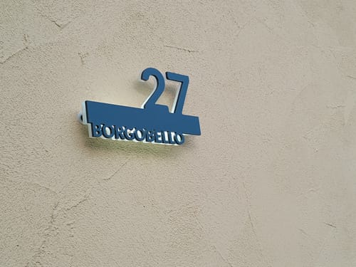 Customer photo review of Numero civico luminoso modello Line Ray 02