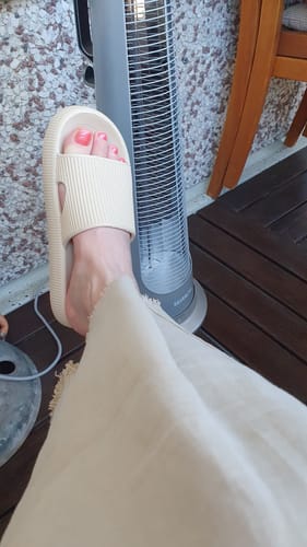 Customer photo review of HappyFlops Original