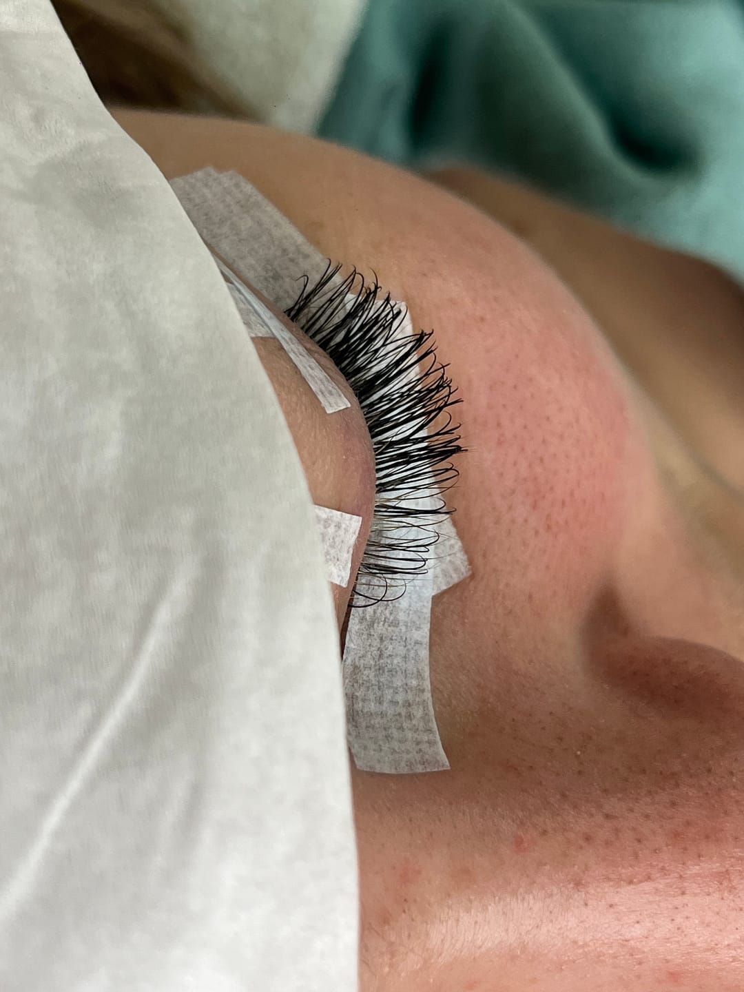 Customer photo review of Mar Preto Black Lash Adhesive