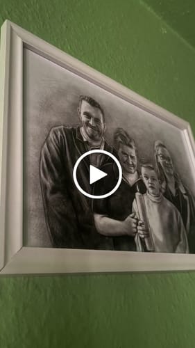 Customer video review of Portrait Zeichnen Lassen - Portraitzeichnungen vom Foto als Geschenk - Auftragsmalerei