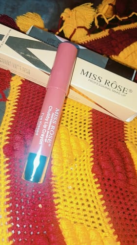 Customer photo review of MISS ROSE Matte Lip Batom Crayon