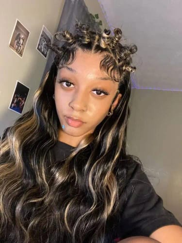 Customer photo review of Balayage Highlight Brown With Honey Blonde Skunk Stripe Glueless Wig Pre Cut 5x5 Lace Pre Bleached Knots