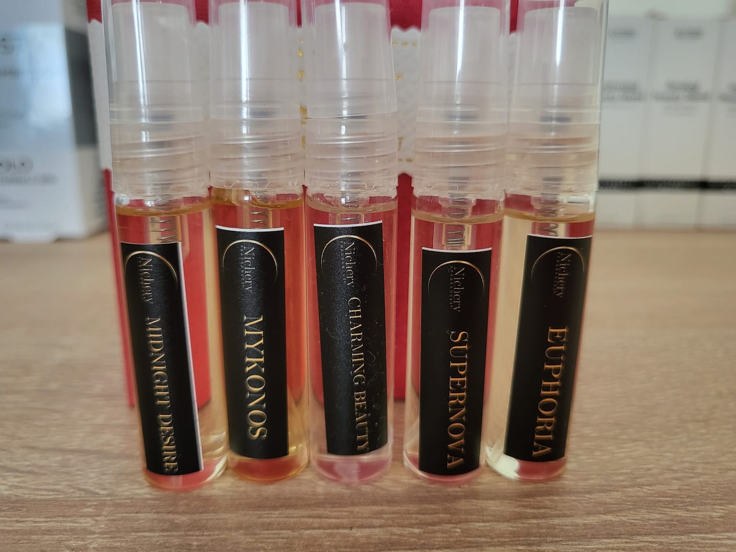 Customer photo review of 6x2 ml Női & Unisex csomag: Charming Beauty-Supernova-Magic-Botanica-Midnight Desire-Kiss Me in Paris
