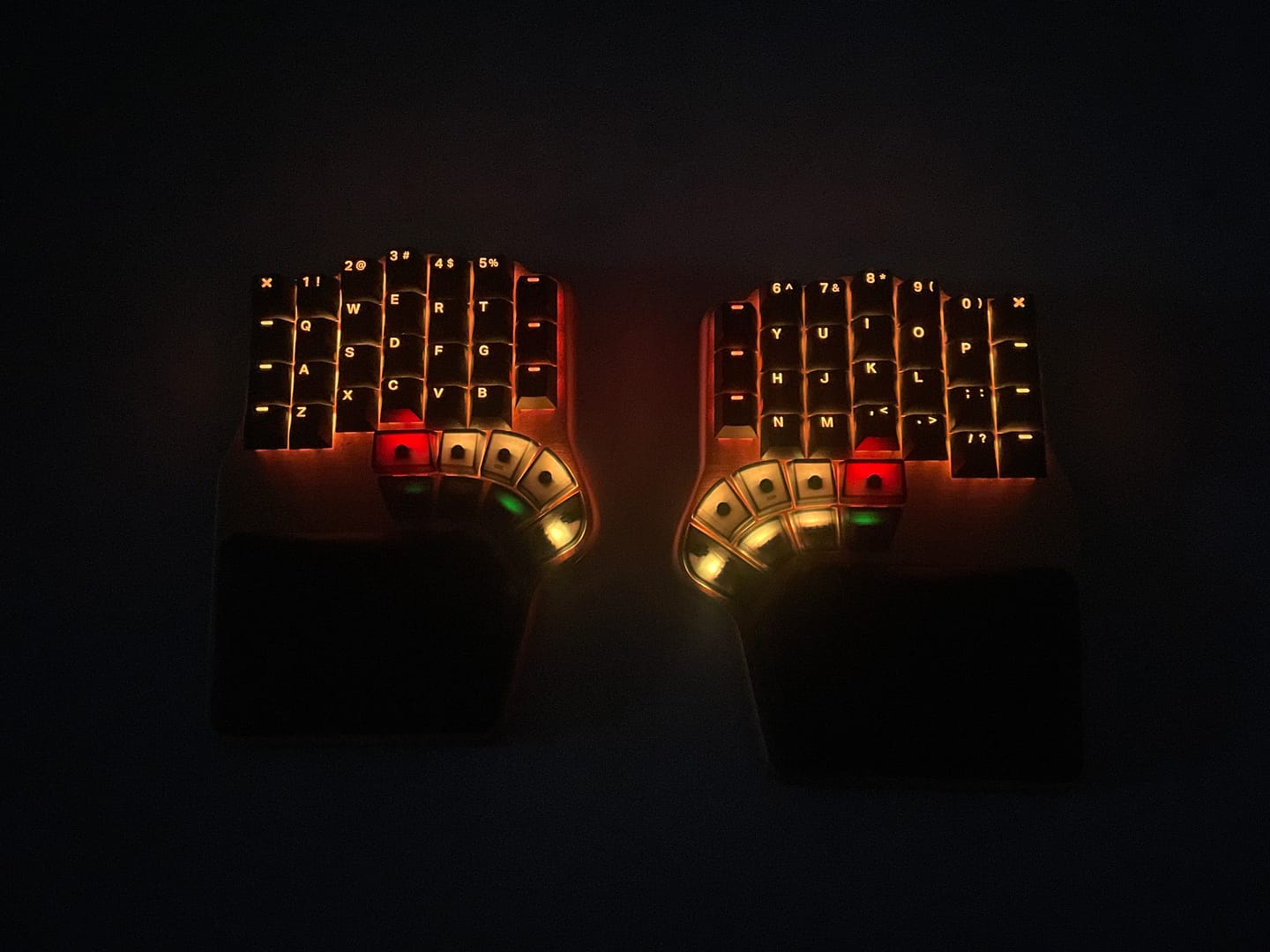 Customer photo review of Dygma Defy thumb cluster keycap set