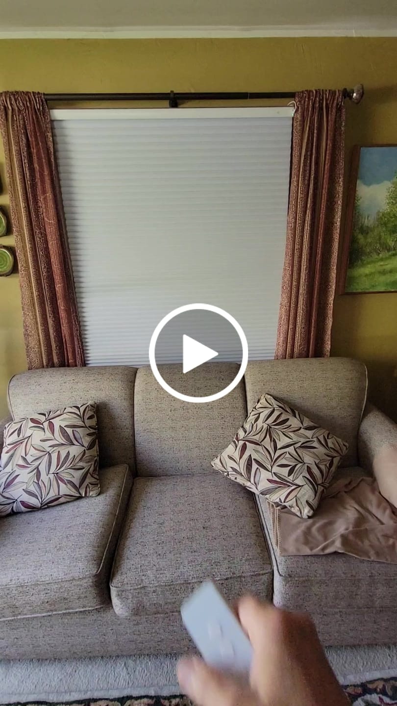 Customer video review of SmartWings Motorized Blackout Cellular Shades Nowa