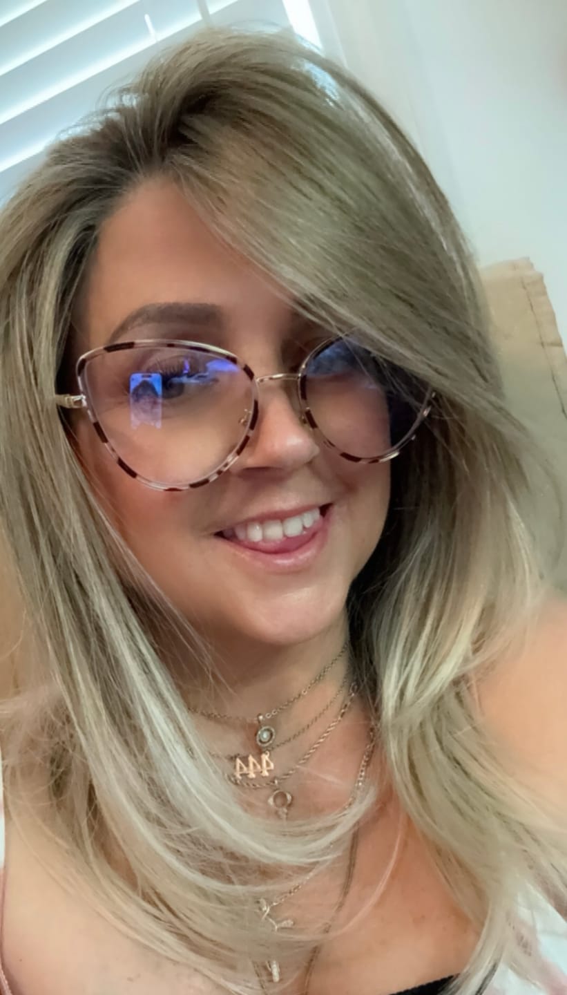 Customer photo review of GRAND ENTRANCE - Foxy Blonde