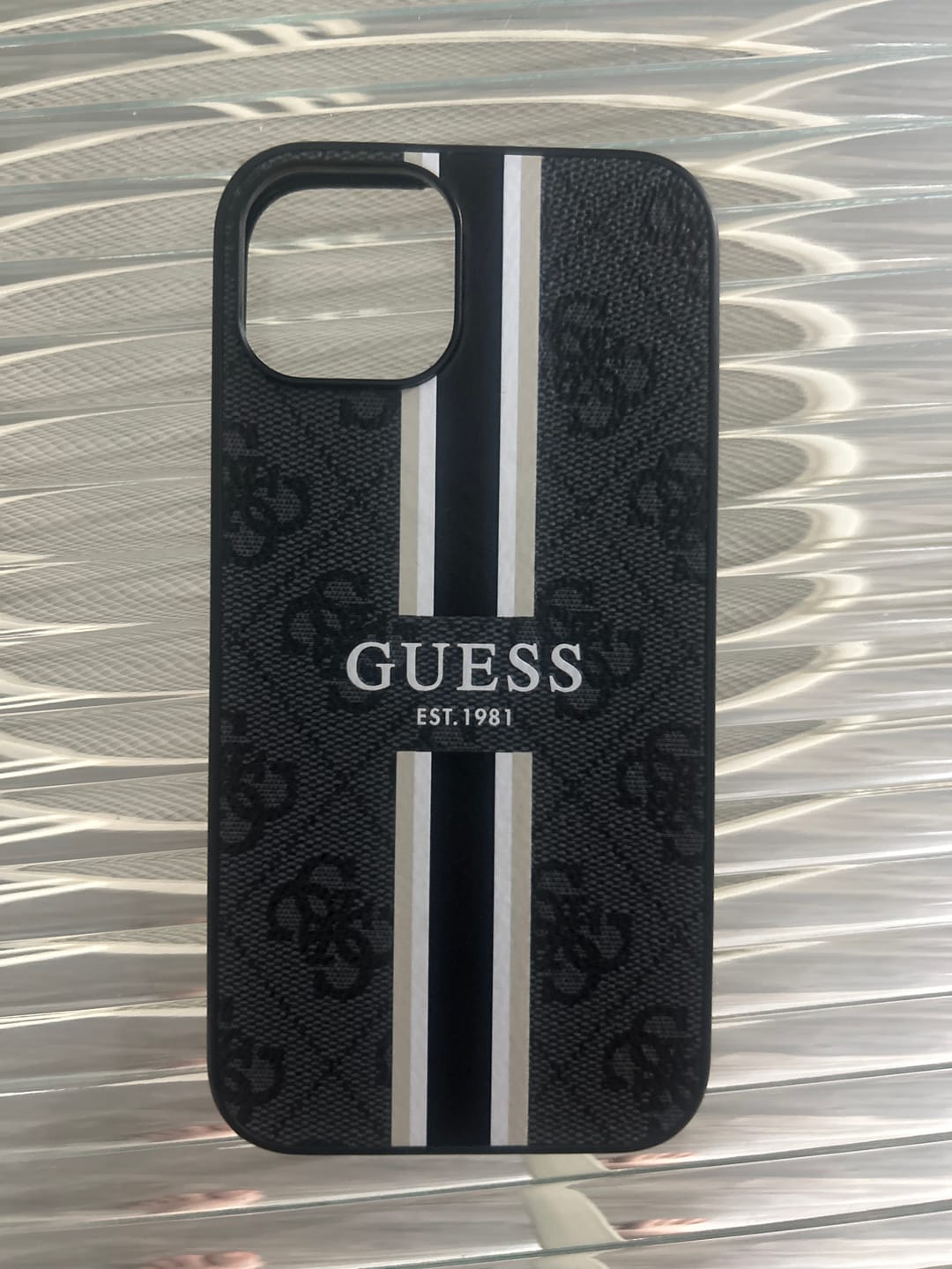 Customer photo review of Guess Printed Stripes Case MagSafe