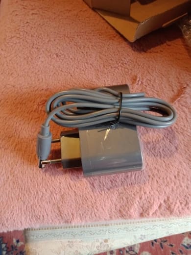 Customer photo review of 24.35V Charger for Dyson Vacuum Cleaner DC30 DC31 DC34 DC35 DC44 DC45 DC56 DC57 Charger Model: 917530-11 01 02 17530-02 03