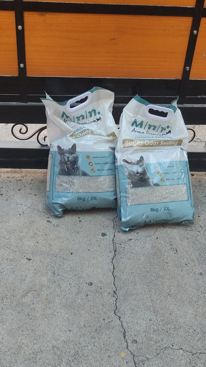 Customer photo review of Arena Minino 16kg - Carbón Activado [Nueva]