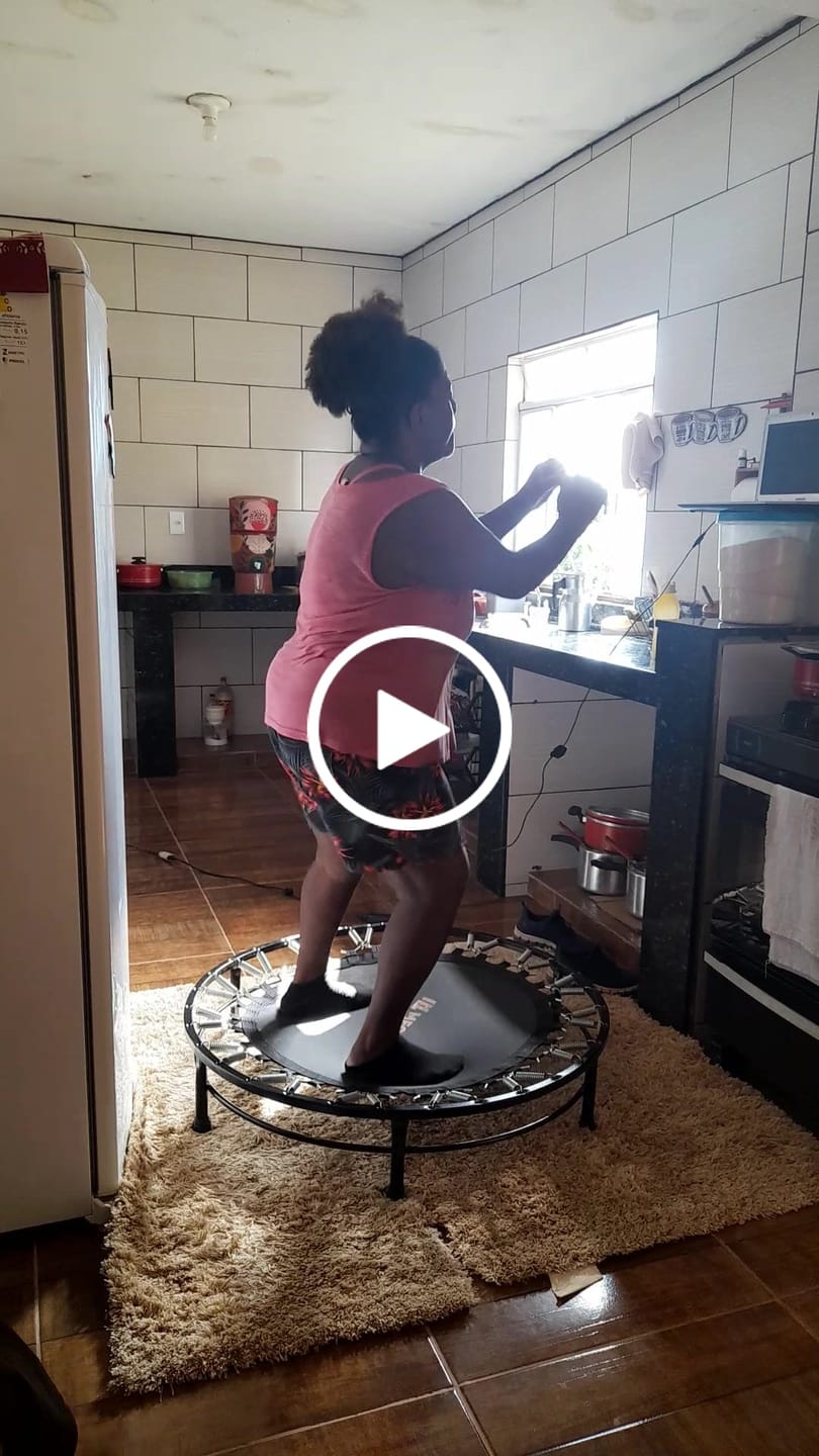 Customer video review of Mini Jump Trampolim Profissional 32 Molas