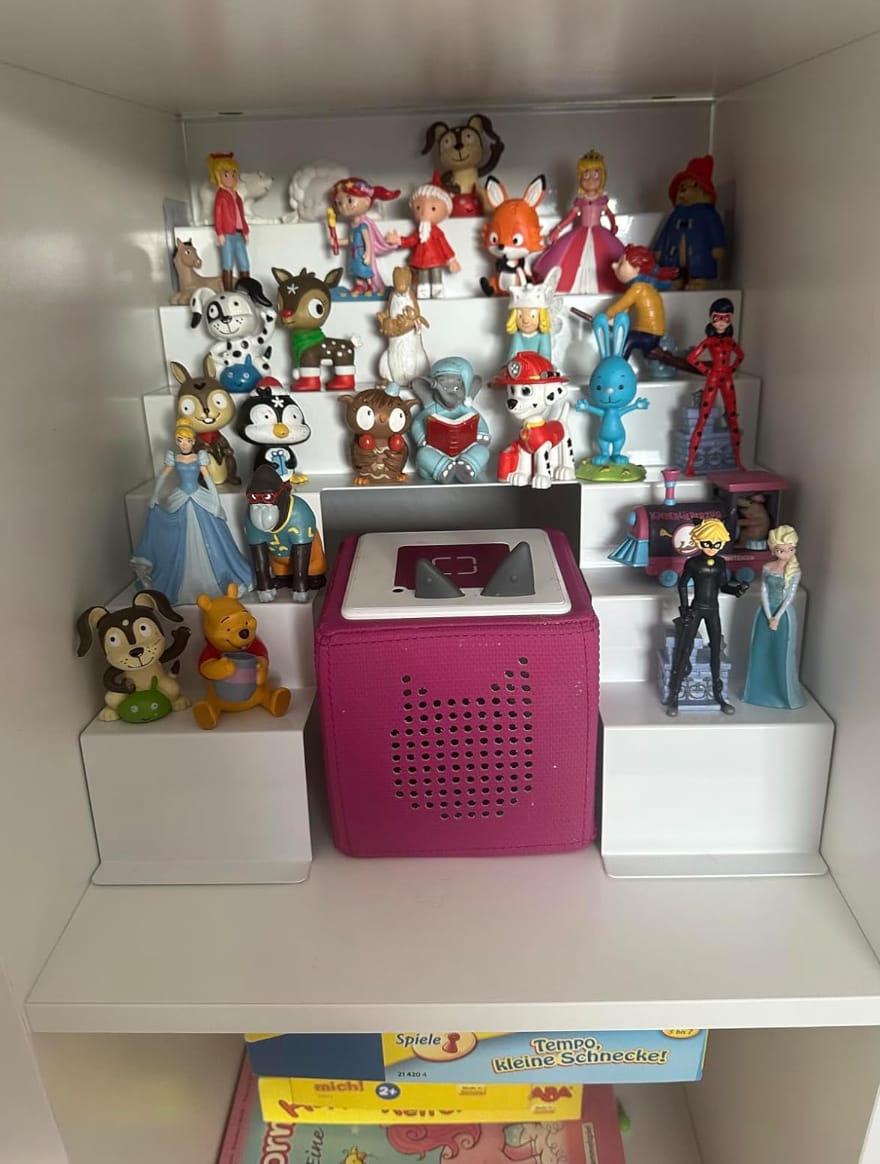 Customer photo review of Tonie Box Aussparung MITTIG