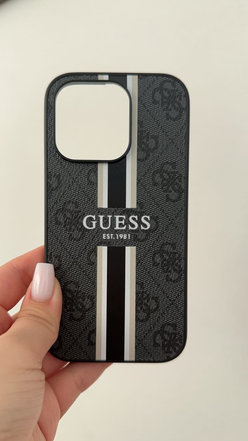 Customer photo review of Guess Printed Stripes Case MagSafe
