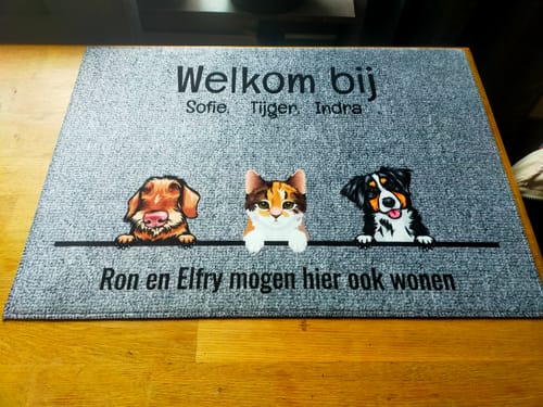 Customer photo review of Mijn pluisneuzen - Gepersonaliseerde deurmat