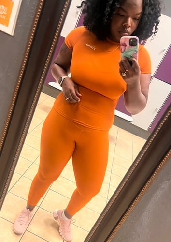 Customer photo review of Phoenix Leggings