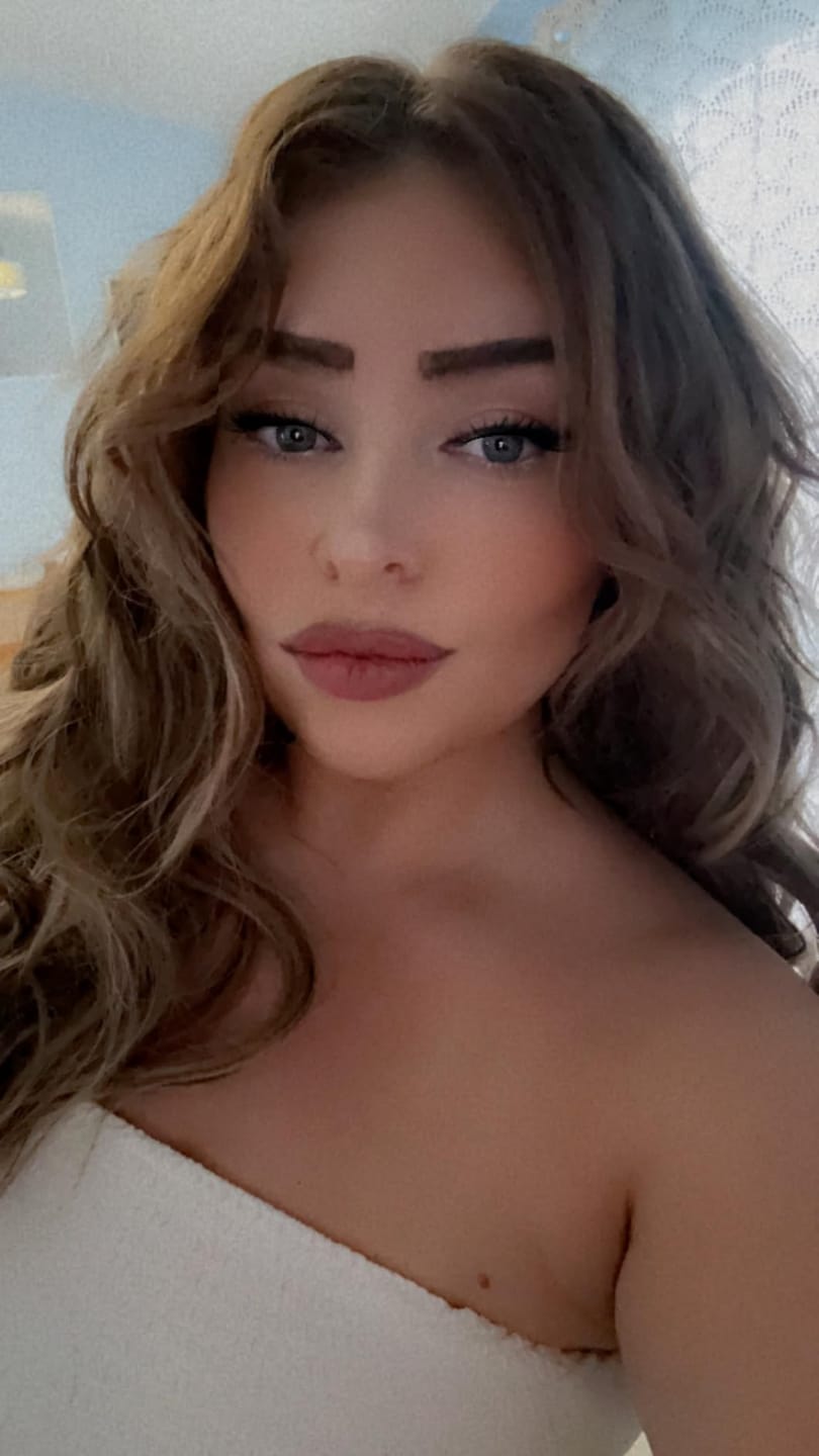 Customer photo review of Brown Hair with Blonde Highlights Women Hair Toppers for Volume #4/27/4