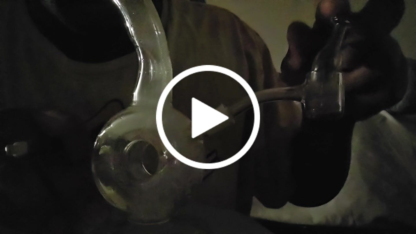 Customer video review of Saturn Bong