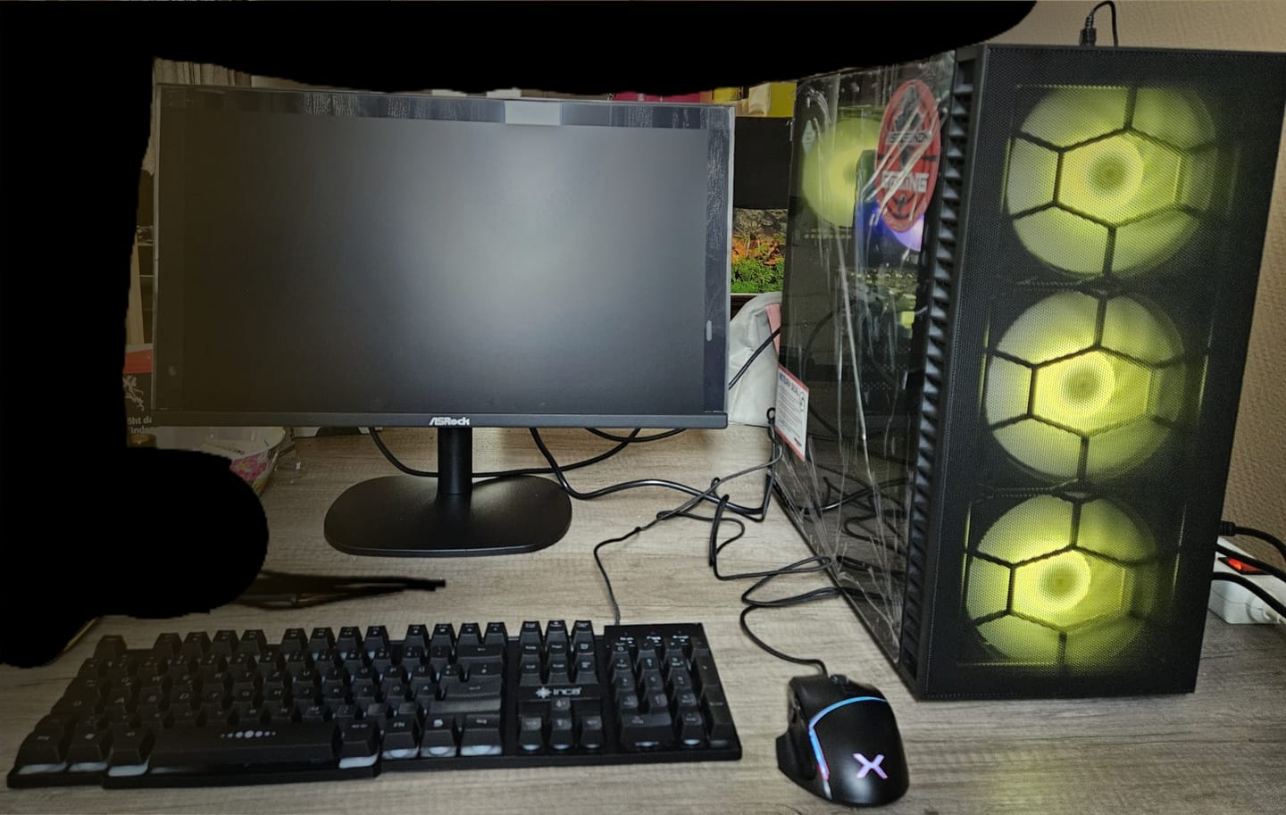 Customer photo review of ScreenON - Intel Core i5 - 1000GB SSD - 32GB RAM - GTX 1650 - Gaming Set - V92023324 (24" Monitor + Toetsenbord + Muis)