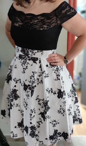 Customer photo review of Robe Vintage Année 50 Noir Épaule Nue Dentelle Patchwork Soirée Cocktail