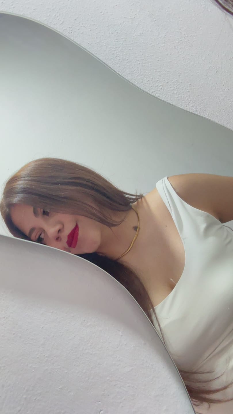 Customer photo review of Collar Abelia