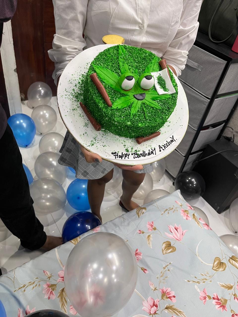 Customer photo review of Weed Buds Cake