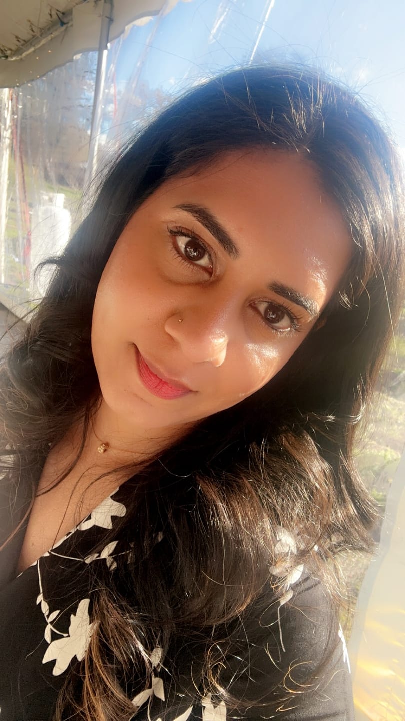 Customer photo review of Gigi Crystal 18K Gold Necklace