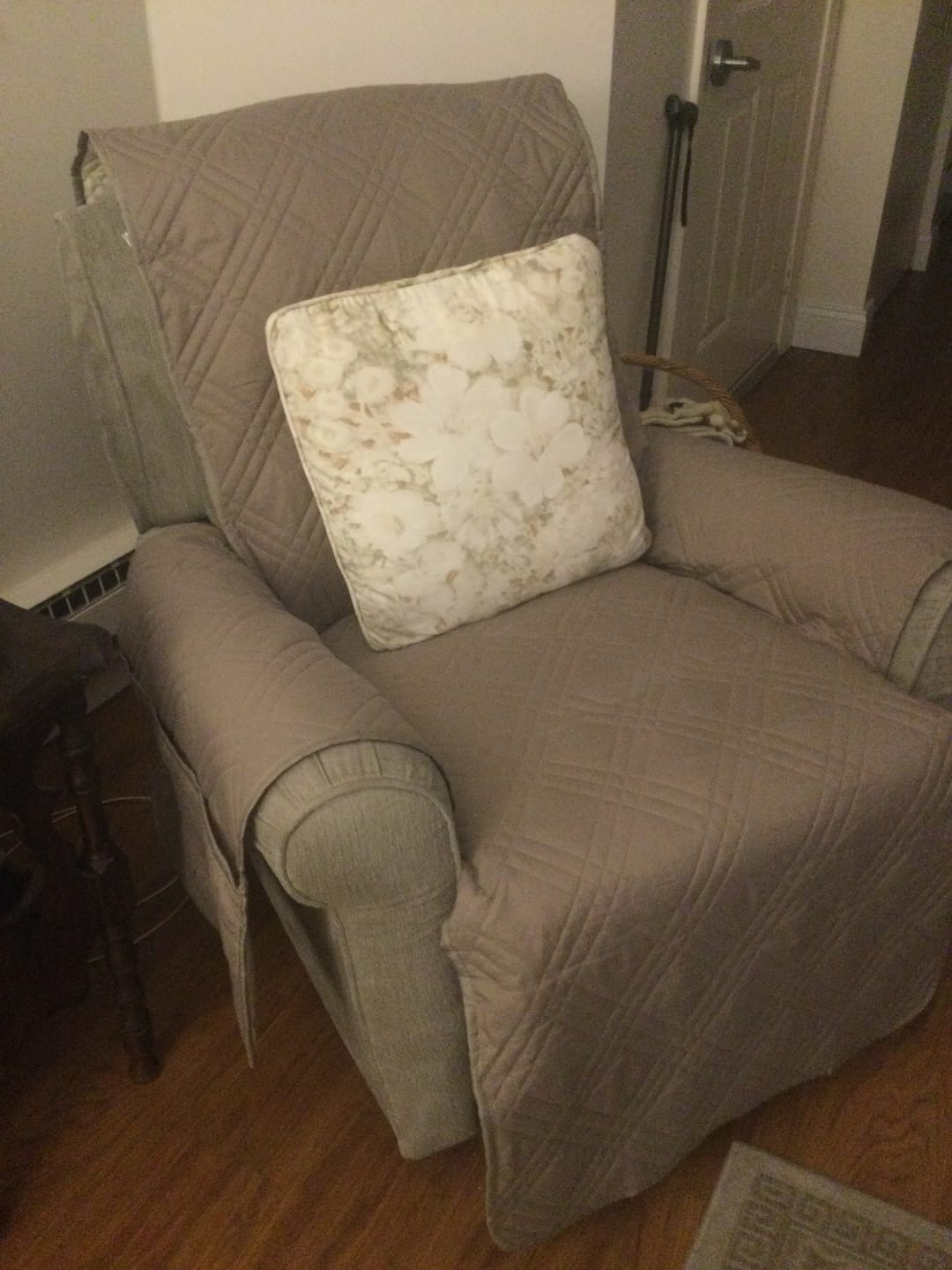 Customer photo review of Waterproof Recliner Chair Cover with Double Straps