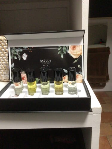 Customer photo review of Asēdos Perfume - Her Collection Mother's Day Limited Edition