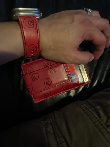 Customer photo review of Custom apple watch & Magnetic card holder Deal