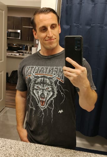 Customer photo review of MENTALITY WOLF TEE - VINTAGE TEE
