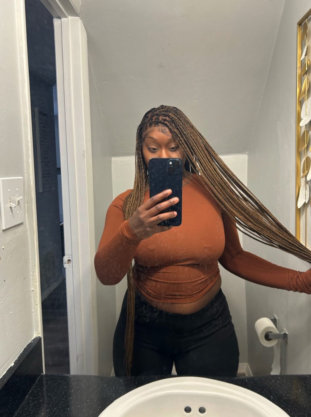 Customer photo review of Beyoncé Honey Blonde Knotless Braid Wig "Premium Swiss Full Lace"