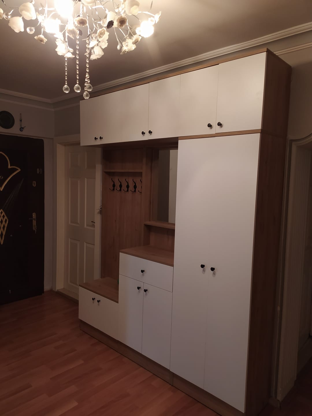 Customer photo review of Rani EA104 Portmanto Çekmeceli Aynalı Raflı Vestiyer Sepet Ceviz - Beyaz
