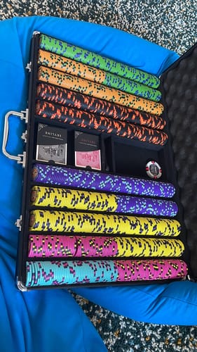 Customer photo review of Poker Set The Nuts Tournament 1000