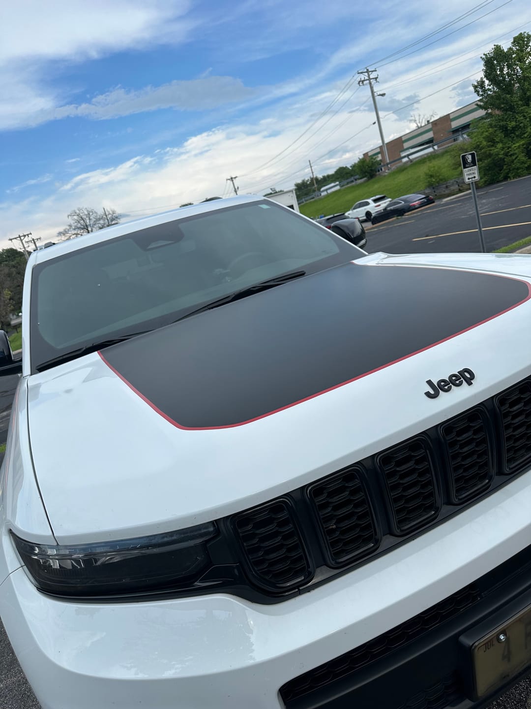 Customer photo review of Grand Cherokee L Hood Graphic | fits Jeep Grand Cherokee L 2021-2024 3-row