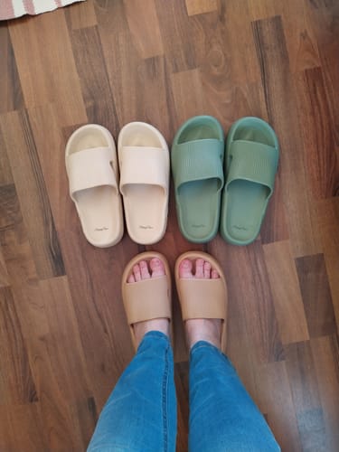 Customer photo review of HappyFlops Original