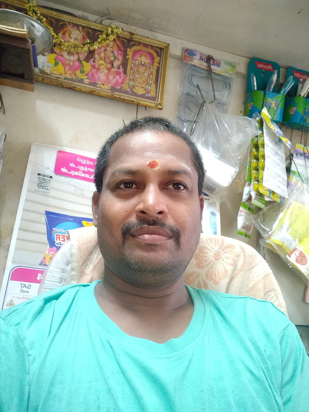 Customer photo review of Ariser Cotton Round Neck Solid T-Shirt Combo - 84 (Pack Of 3)
