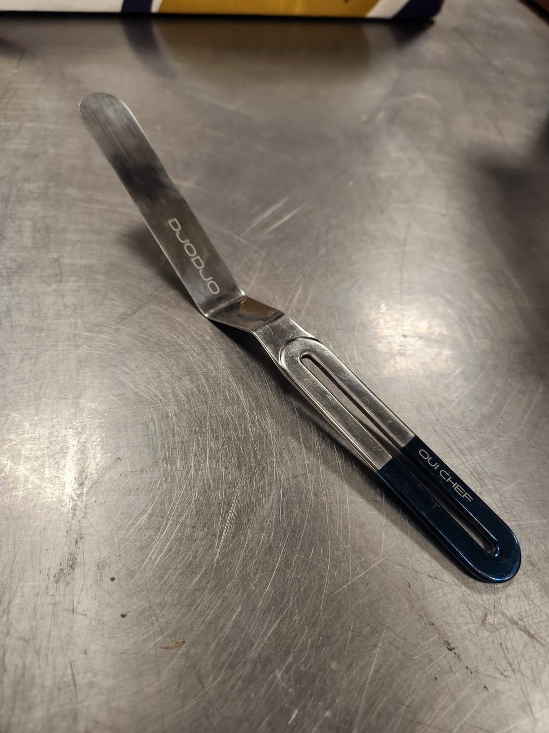 Customer photo review of 'LiftOff' Chef's Palette Knife