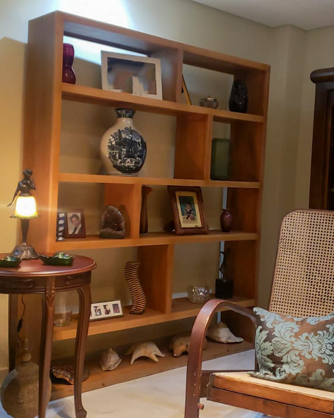 Customer photo review of Estante De Madeira Maciça Demolição Ceará