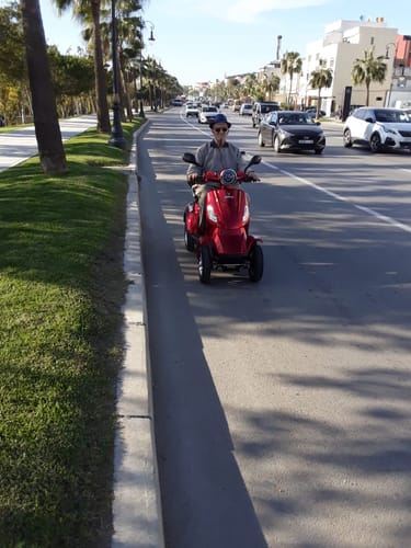Customer photo review of Scooter Eléctrico veleco Faster