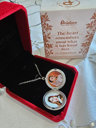 Customer photo review of Printave™ Personalized Round Locket Necklace