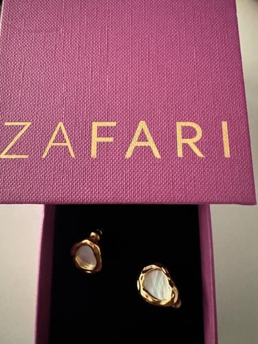 Customer photo review of Vintage Mother of Pearls Shell Gold Earrings